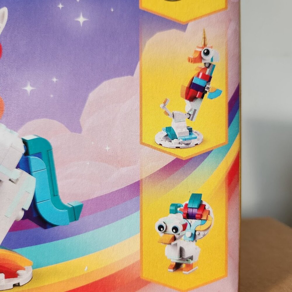 LEGO Creator 3 n1 Magical Unicorn Seahorse Peacock Rainbow 31140 Easter Basket G - Picture 4 of 9